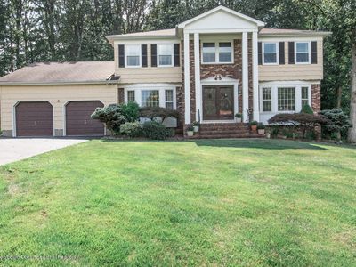 3 Tuppence Rd, Manalapan, NJ, 07726