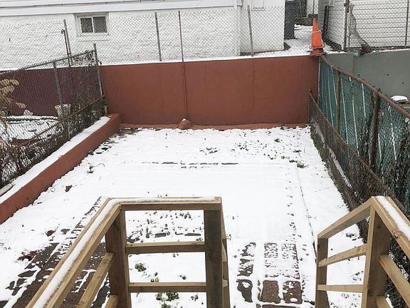 5th image of 946 E 227th St #2