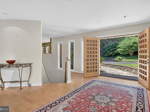 4th image of 10801 Balantre Ln