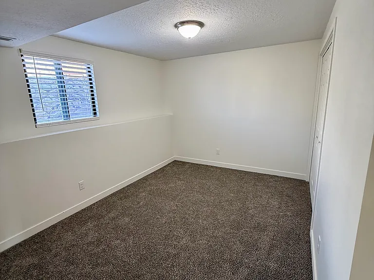 1349 E 3090 N — Photo 14
