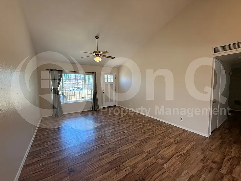 2933 S Extension Rd — Photo 11
