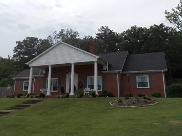 Poplar Ave E, Selmer, TN 38375