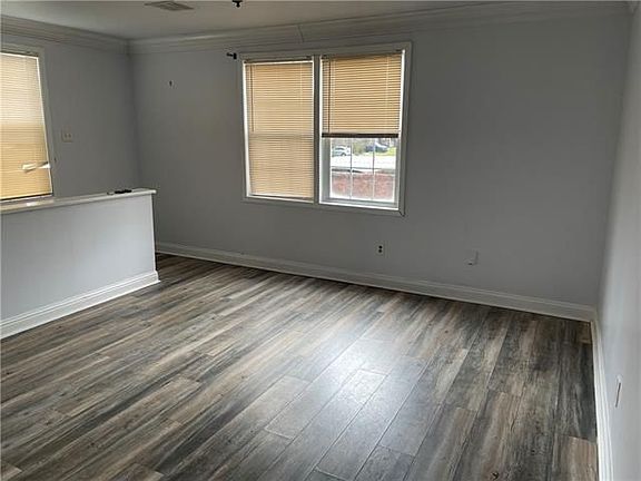 3rd image of 4900 Western St