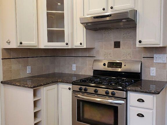 2nd image of 168 Palm Ave APT 3
