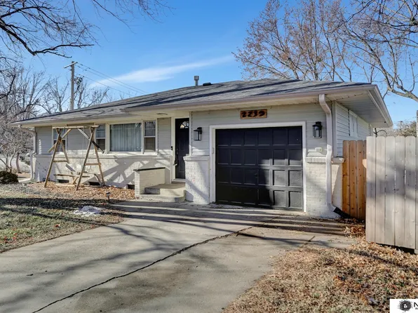 2235 N 70th St, Lincoln, NE 68505