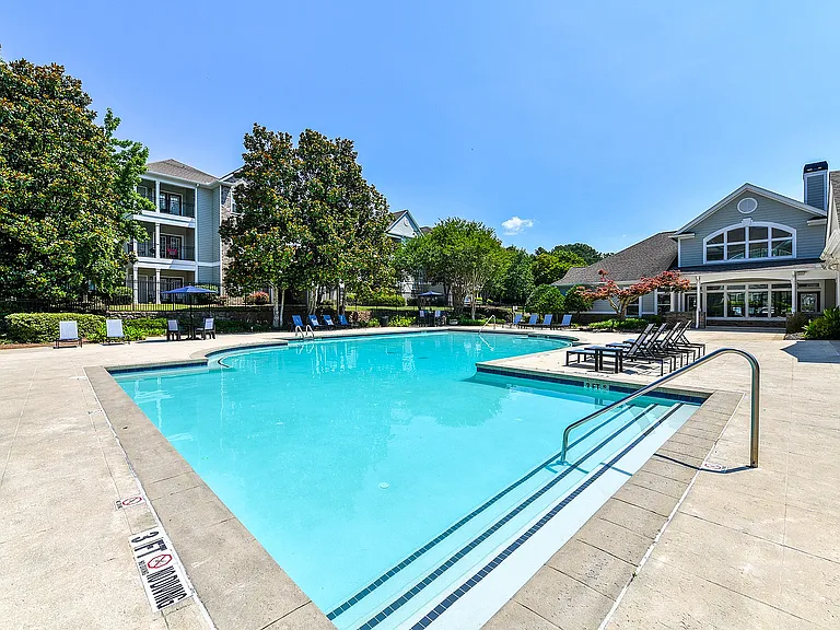 Avana North Point — Photo 18
