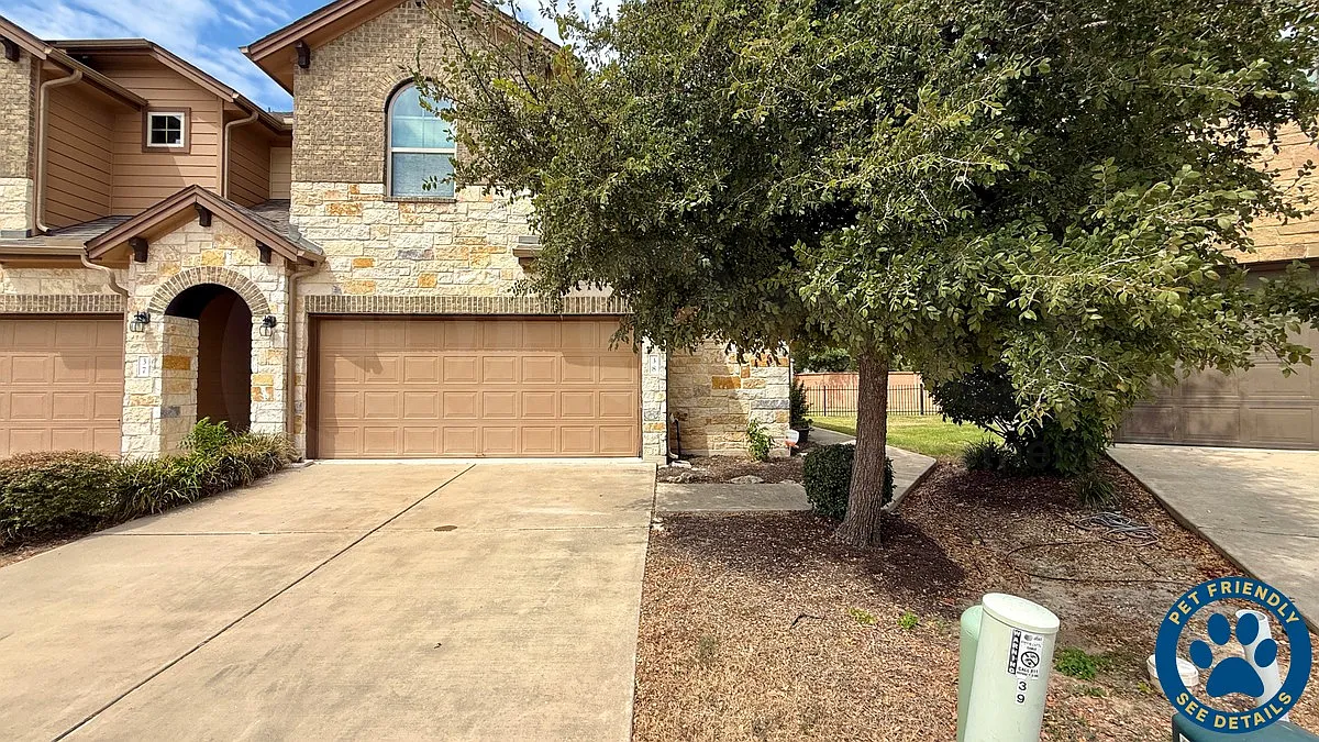 3 bed, 2.5 bath, 1600 sqft, $1,895 — Photo 1