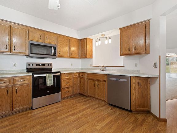 4th image of 2720 Lake Court Dr #103