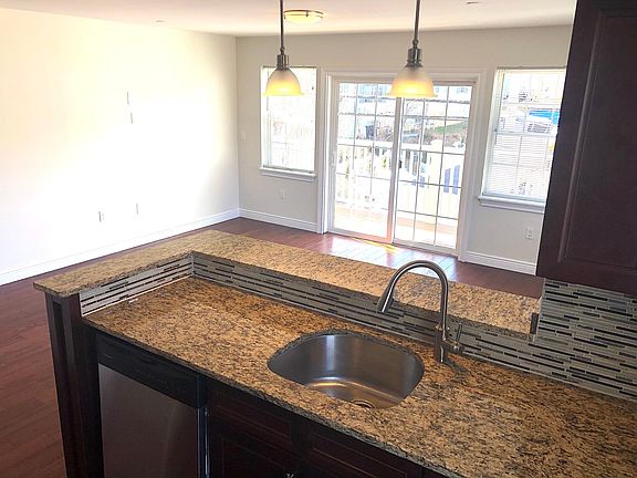 3rd image of 18 Harmon St APT 2B