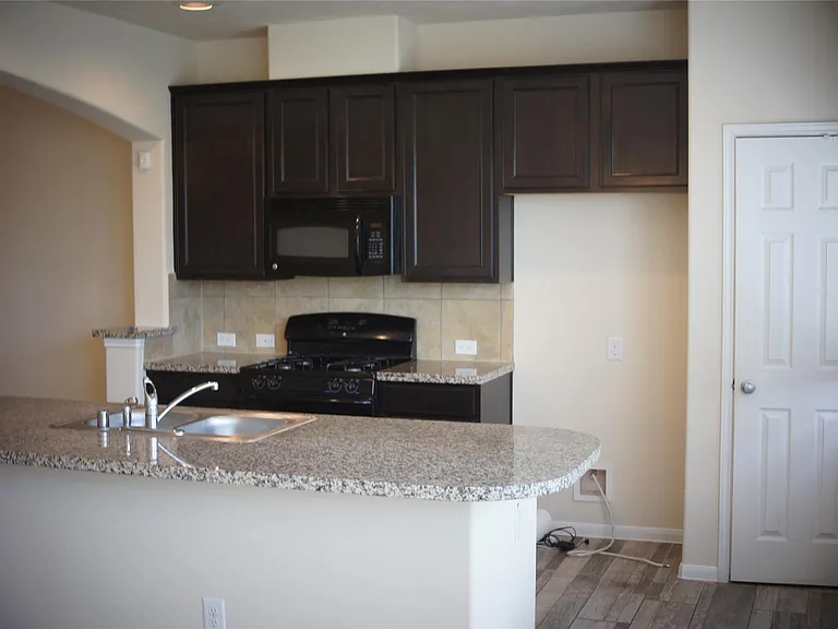 1619 Grable Cove Ln — Photo 5
