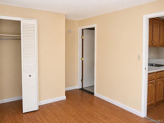 5th image of 36 Burr Rd