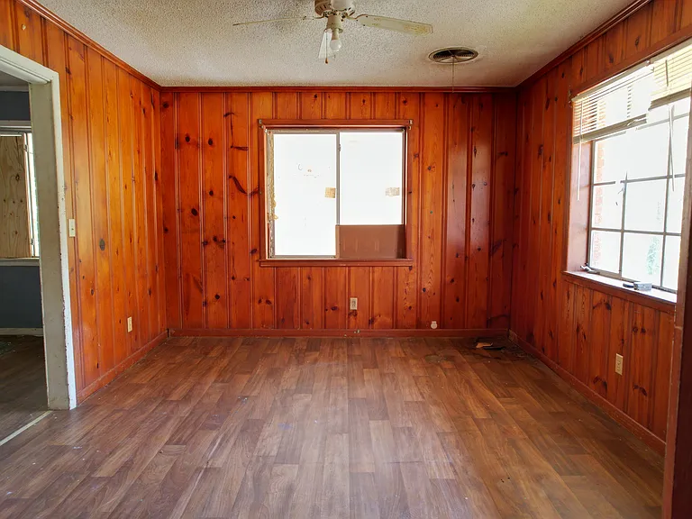 460 Rogers St — Photo 13