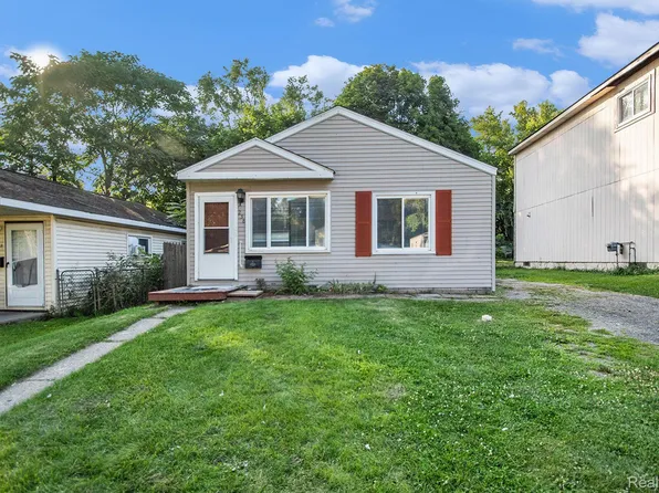 238 High St, Pontiac, MI 48342