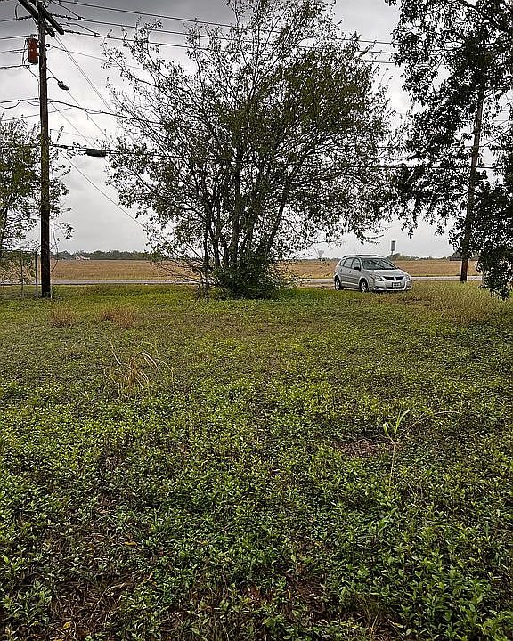 2nd image of 2052 Rogers Ave