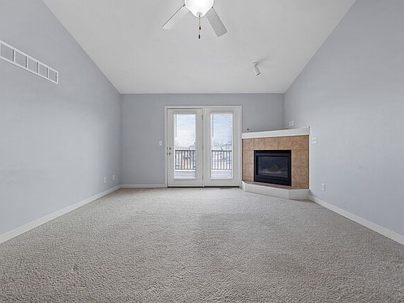 3rd image of 960 Twilight Dr