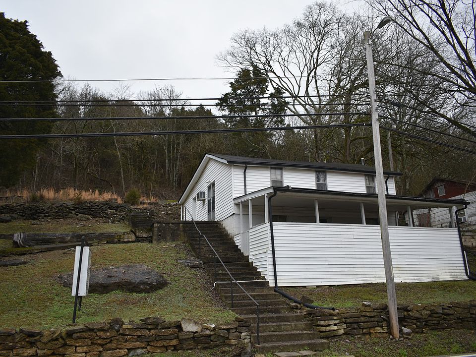 2nd image of 1456 Main St N