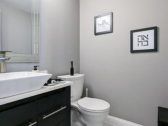 2nd image of 768 Hanbury Dr #1
