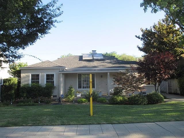 1st image of 825 W Mariposa Ave
