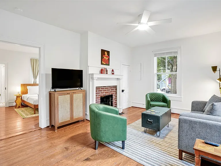 321 S 5th Ave #B — Photo 3