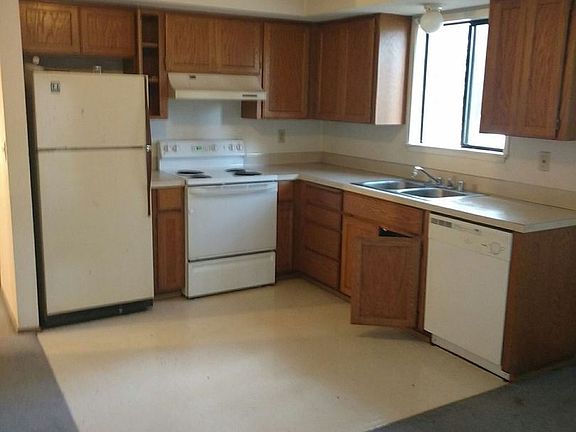 5th image of 12901 149th St E Unit B