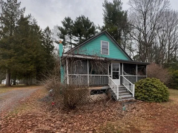 151 Dedham St, Wrentham, MA 02093