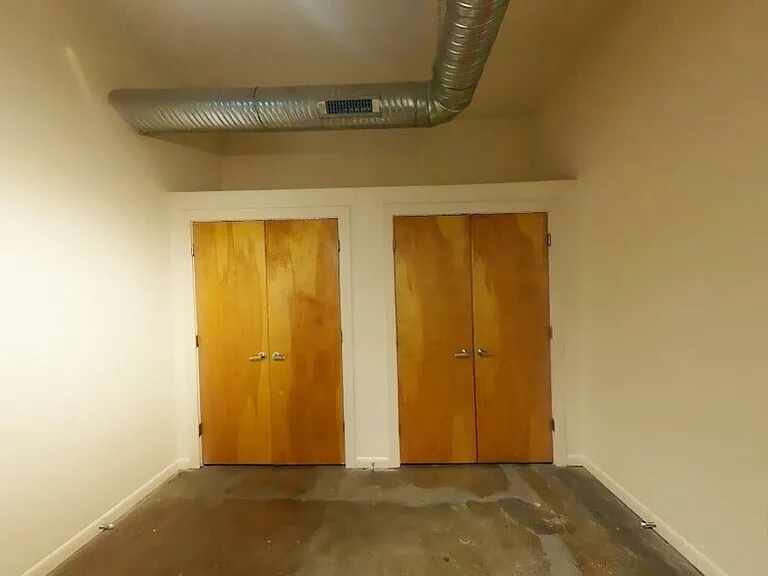 1011 W Marshall St #114 — Photo 5