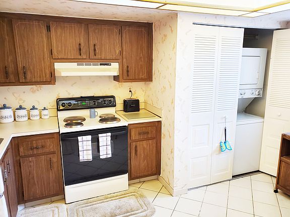 5th image of 7688 NW 18th St APT 301