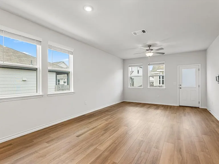 5402 Jason Dr — Photo 2