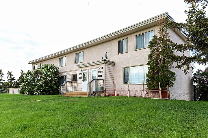 Athlone Park Townhomes — Photo 2