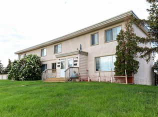 Athlone Park Townhomes, Edmonton, AB T5L 1J5
