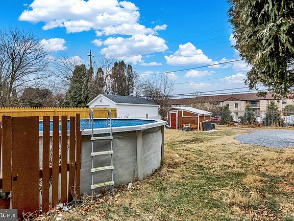 3rd image of 1538 Luzerne St