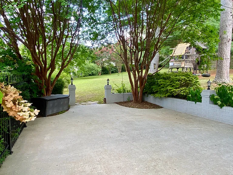 1414 E Olive Dr SE — Photo 6