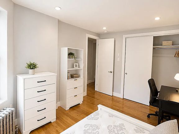 4th image of 440 Audubon Ave #2