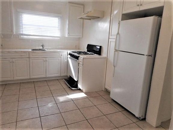 4th image of 925 E Canon Perdido St