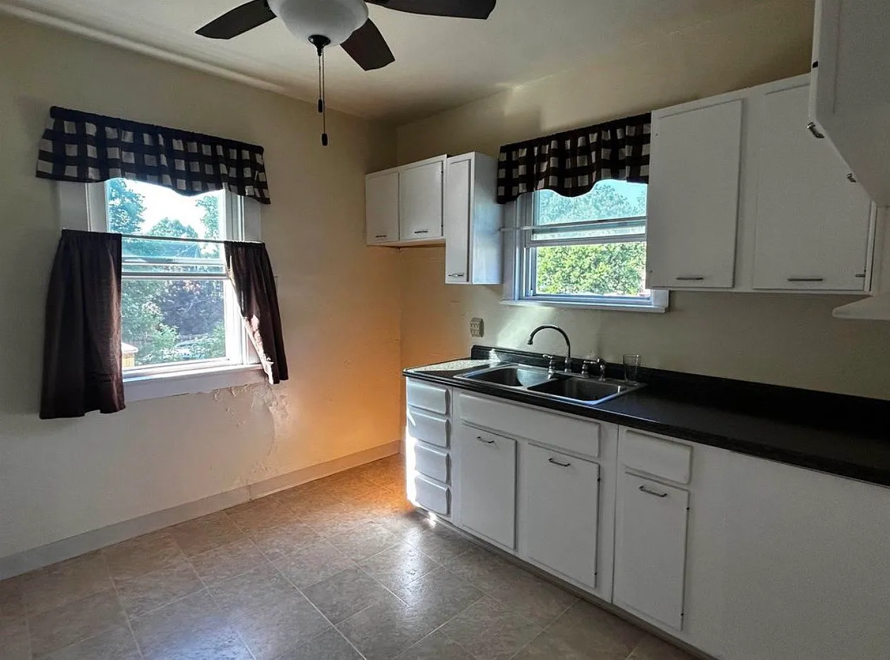 3 bed, 1700 sqft, $1,650 — Photo 4