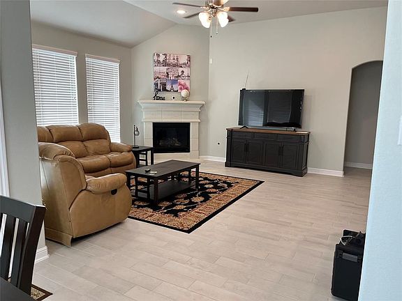 5th image of 204 Upland Dr