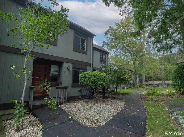 34 Harbour Village #E, Branford, CT 06405