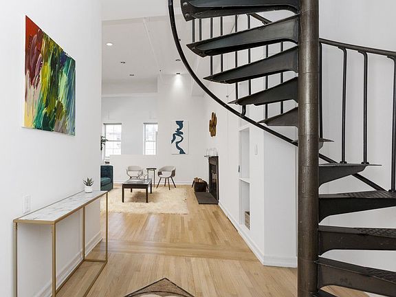 3rd image of 426 West Broadway