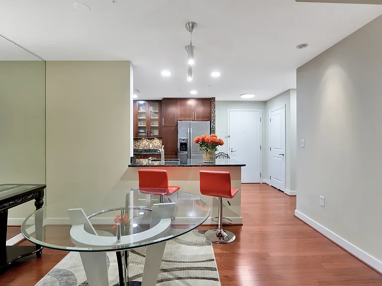 155 Potomac Psge #415 — Photo 13