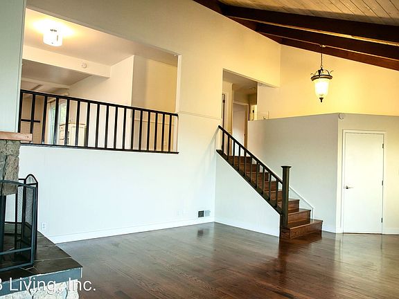 4th image of 385 Alvarado St