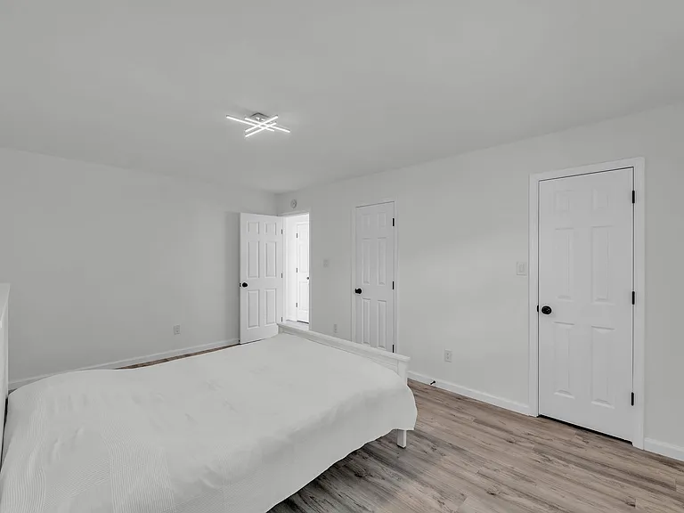 5028 Halwell Dr — Photo 23