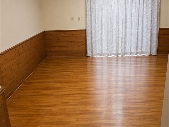 3rd image of 311 Main St