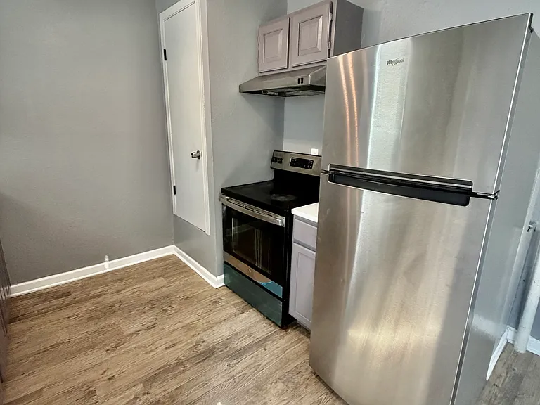 529 Bexar Dr — Photo 2
