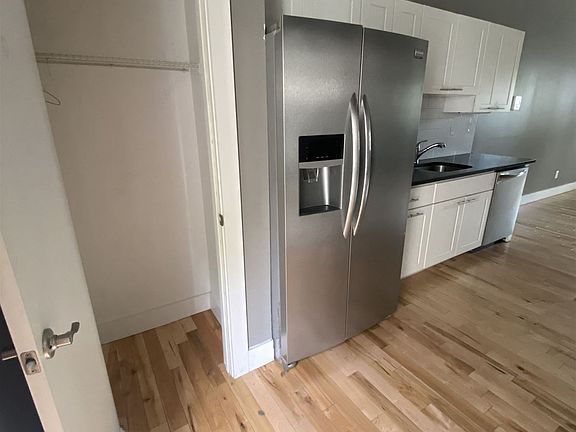 3rd image of 320 Ashmun St