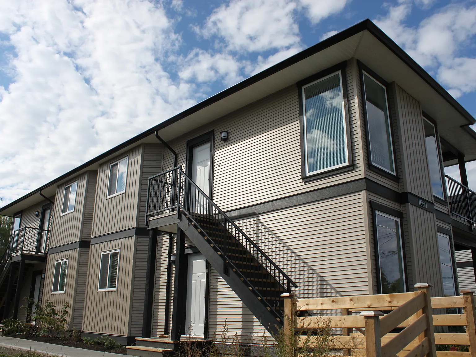 Petersen Place Apartments — Photo 3