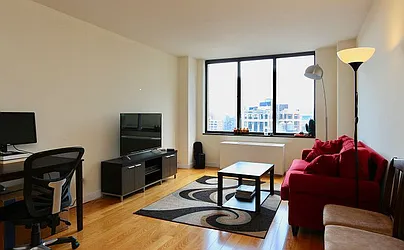Rented by Luxus Manhattan Realty