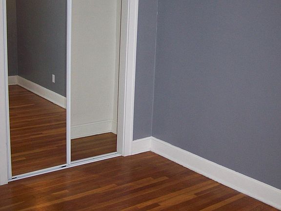 5th image of 313 E 43rd St APT 2E