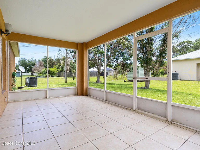 1406 Martinez St SE — Photo 21