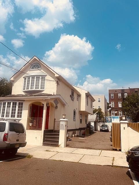 2nd image of 1214 6th St