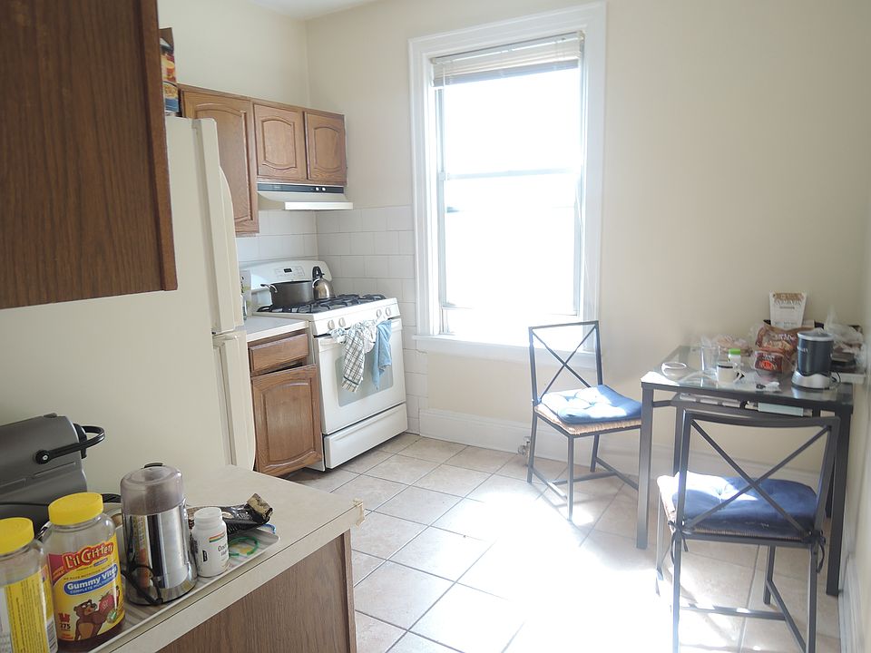 2nd image of 3064 34th St